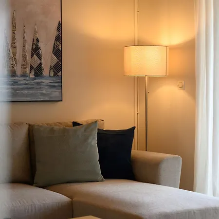 Maisonette 87 Daire Glifada